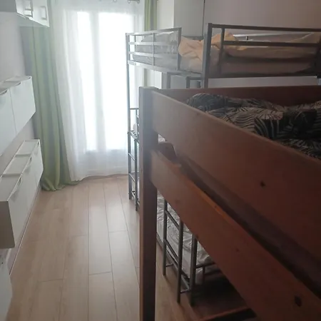 Logement Chambre Seul En Supplement Ou Dortoir Mixte Roquemaure  Room photo